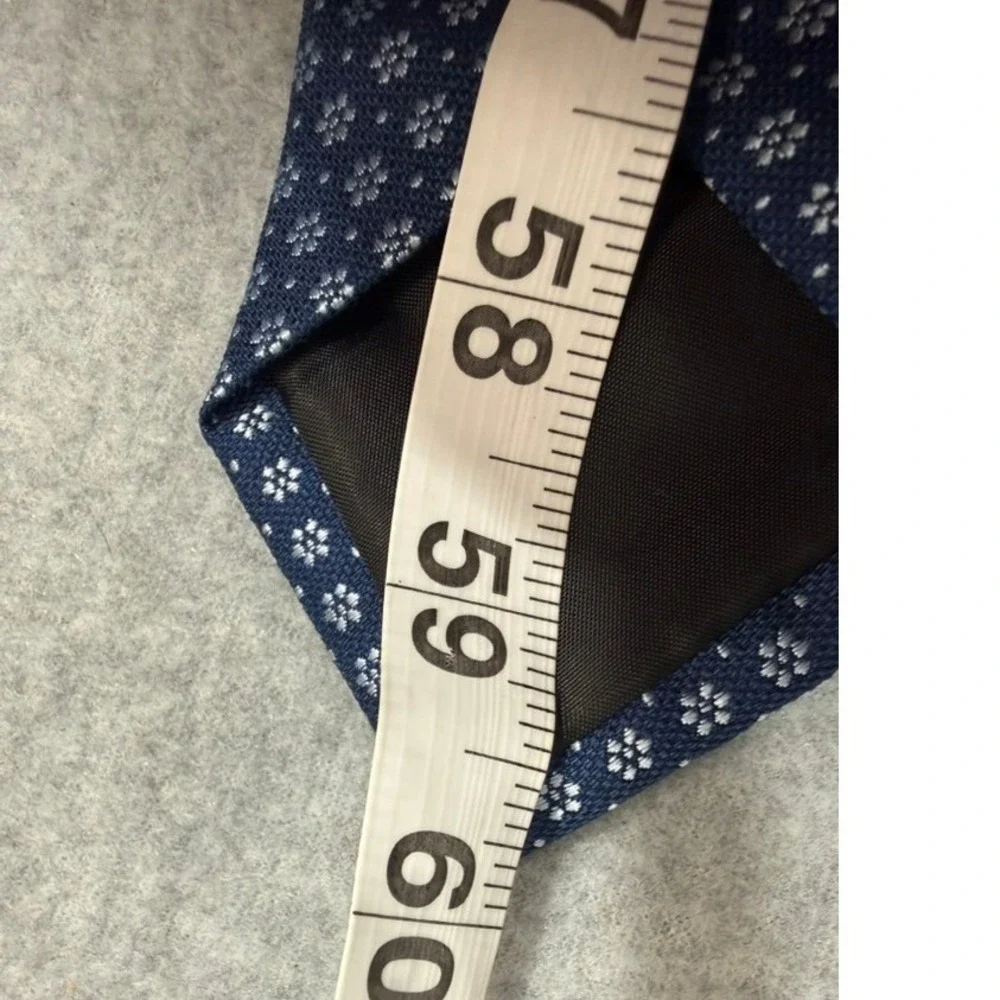 VTG Van Heusen Necktie Mens Tie Navy Blue White Floral Micro-pattern Narrow